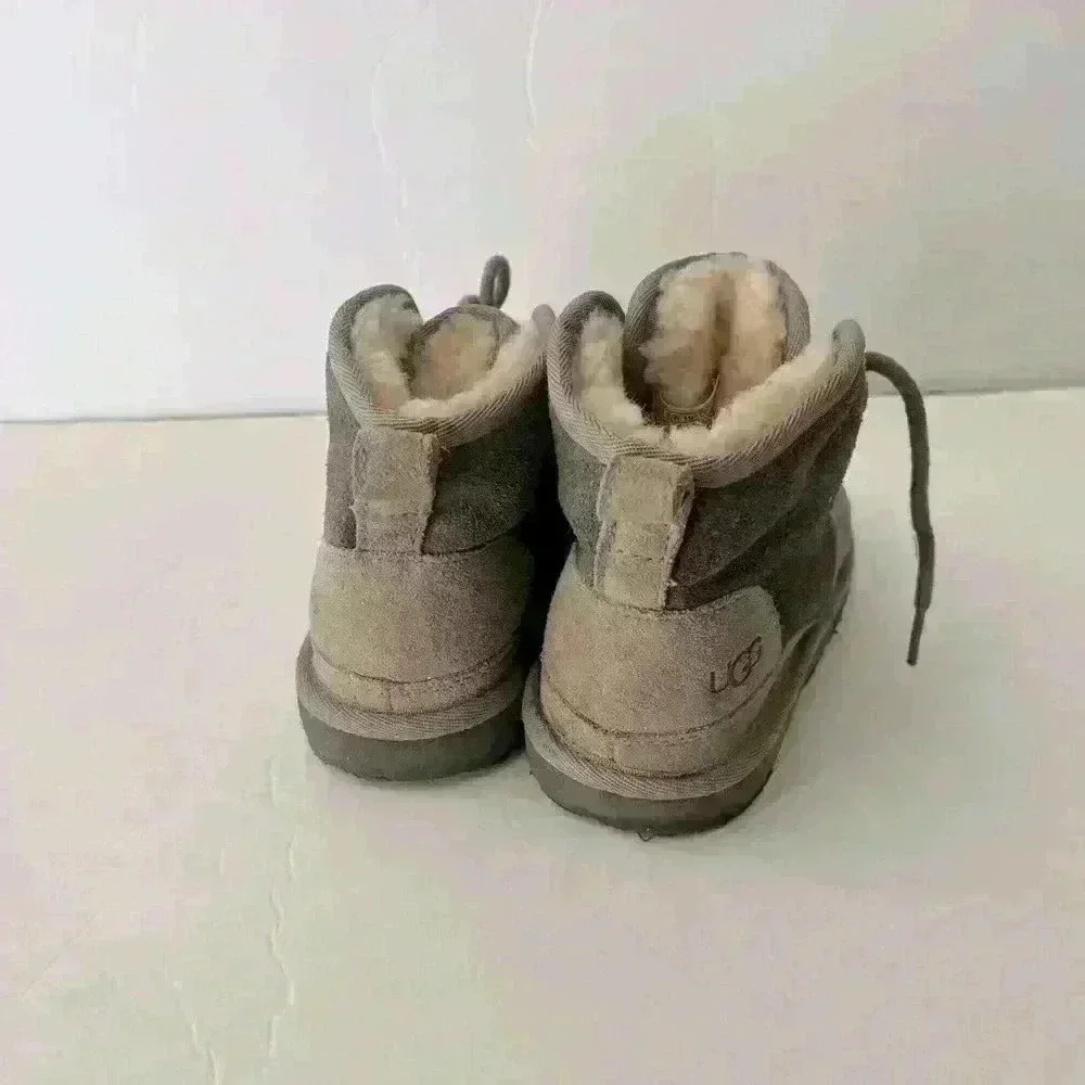 UGG Neumel II Lace Up Kids Chukka Boot Size 13